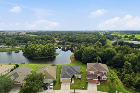 House in Wesley Chapel, Florida 4 bedrooms, 145.3 sq.m. № 2167460 - photo 2