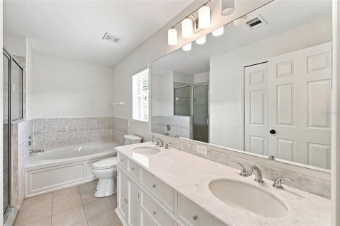 House in Wesley Chapel, Florida 4 bedrooms, 145.3 sq.m. № 2167460 - photo 21