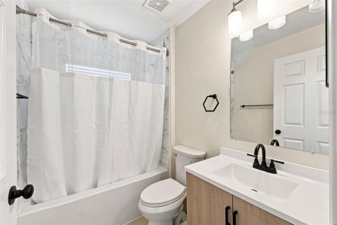 House in Wesley Chapel, Florida 4 bedrooms, 145.3 sq.m. № 2167460 - photo 28