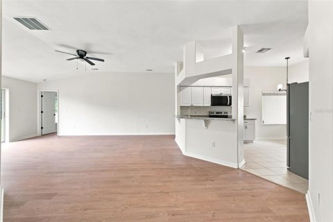 House in Wesley Chapel, Florida 4 bedrooms, 145.3 sq.m. № 2167460 - photo 11
