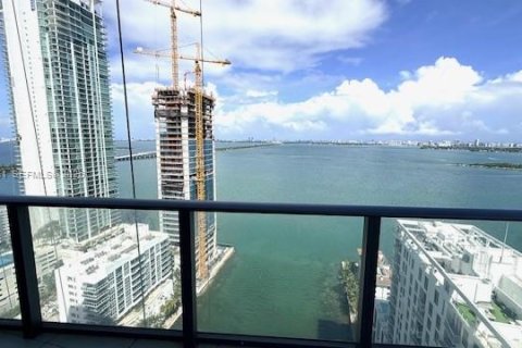 Condo à Miami, Floride, 3 chambres  № 2240567