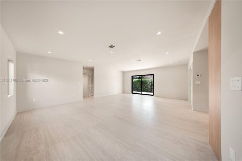 Купить виллу или дом в Майами, Флорида 3 спальни, 196.95м2, № 1972829 - фото 4