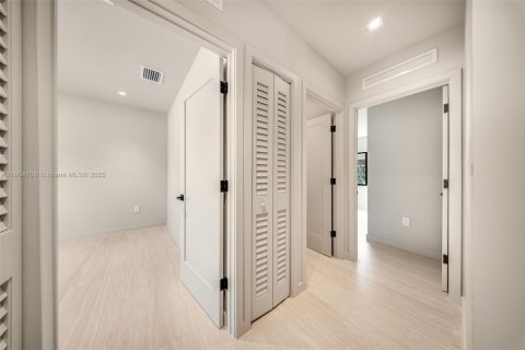 Купить виллу или дом в Майами, Флорида 3 спальни, 196.95м2, № 1972829 - фото 15