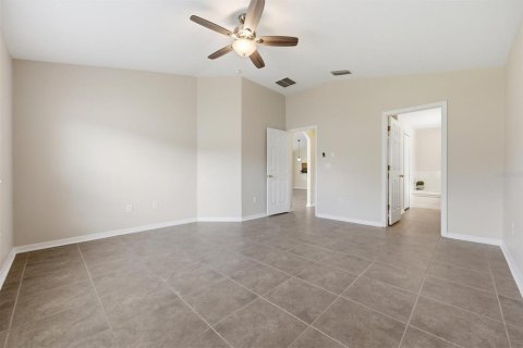 House in Land O' Lakes, Florida 4 bedrooms, 171.03 sq.m. № 2129953 - photo 19