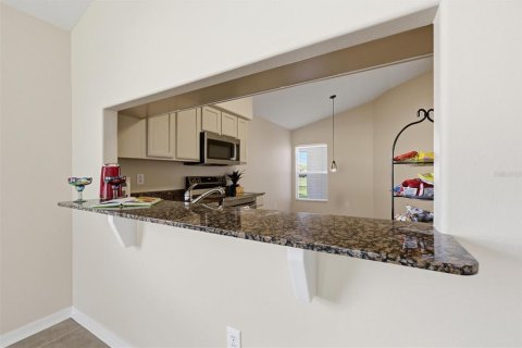House in Land O' Lakes, Florida 4 bedrooms, 171.03 sq.m. № 2129953 - photo 14