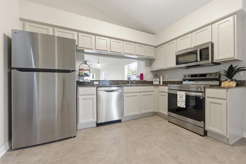 House in Land O' Lakes, Florida 4 bedrooms, 171.03 sq.m. № 2129953 - photo 9