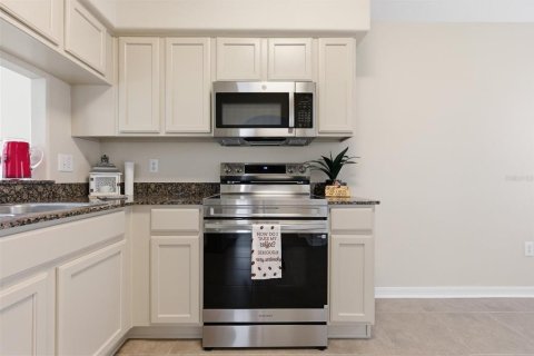 House in Land O' Lakes, Florida 4 bedrooms, 171.03 sq.m. № 2129953 - photo 8