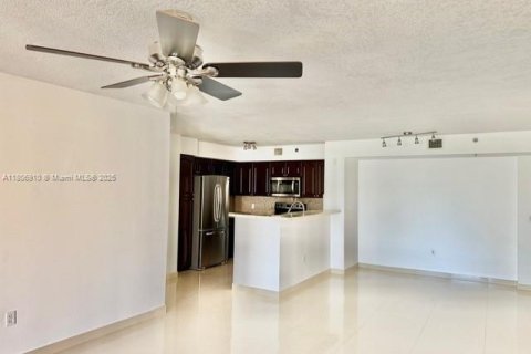 Condo in Aventura, Florida, 2 bedrooms  № 1739601 - photo 9
