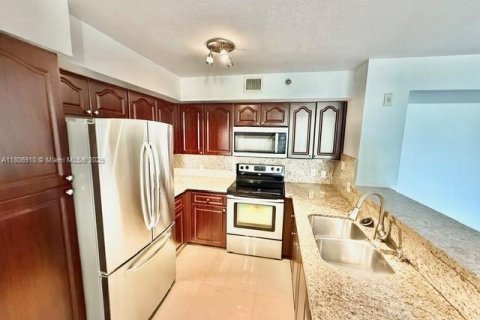 Condo in Aventura, Florida, 2 bedrooms  № 1739601 - photo 16