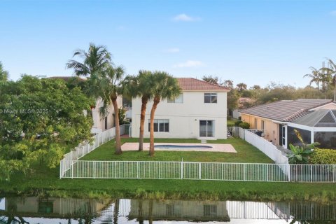 Casa en venta en Miramar, Florida, 4 dormitorios, 190.36 m2 № 1957252 - foto 3