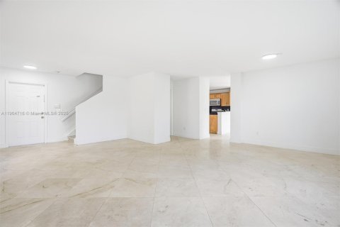 Casa en venta en Miramar, Florida, 4 dormitorios, 190.36 m2 № 1957252 - foto 9