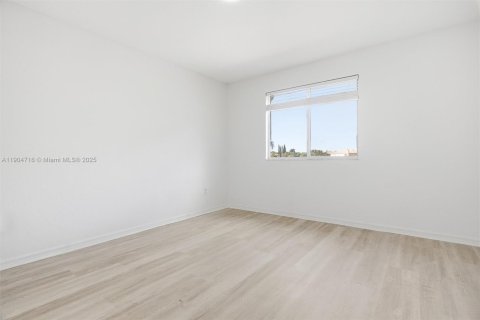 Casa en venta en Miramar, Florida, 4 dormitorios, 190.36 m2 № 1957252 - foto 21