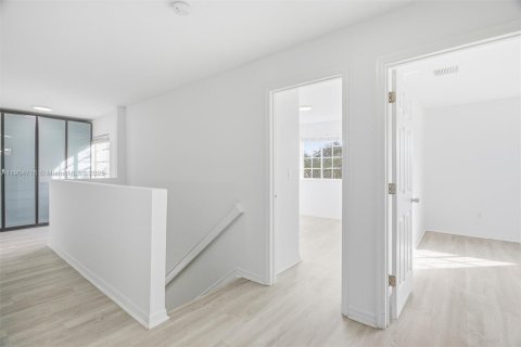 Casa en venta en Miramar, Florida, 4 dormitorios, 190.36 m2 № 1957252 - foto 20