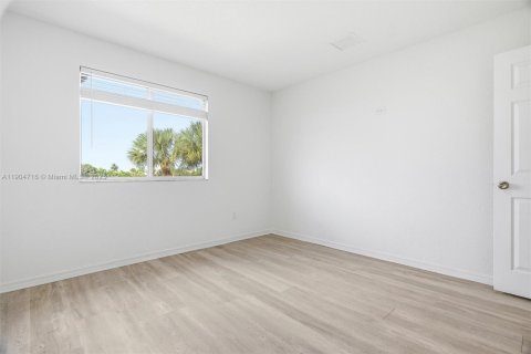 Casa en venta en Miramar, Florida, 4 dormitorios, 190.36 m2 № 1957252 - foto 22