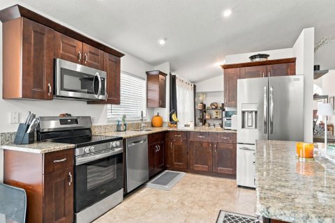 Villa ou maison à vendre à Port St. Lucie, Floride: 2 chambres, 166.02 m2 № 2412350 - photo 11