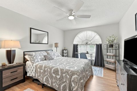 Villa ou maison à vendre à Port St. Lucie, Floride: 2 chambres, 166.02 m2 № 2412350 - photo 13