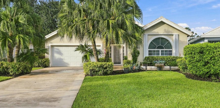 Villa ou maison à Port St. Lucie, Floride 2 chambres, 166.02 m2 № 2412350