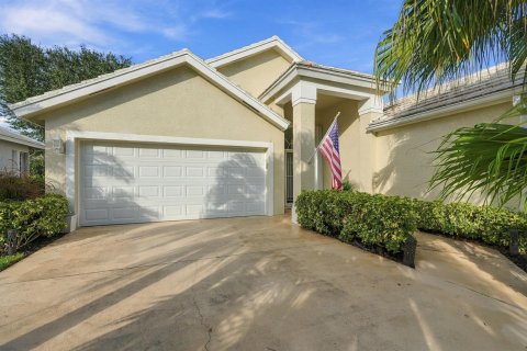 Villa ou maison à vendre à Port St. Lucie, Floride: 2 chambres, 166.02 m2 № 2412350 - photo 3