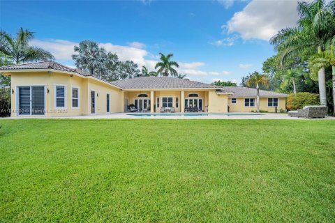 House in Southwest Ranches, Florida 7 bedrooms, 465.16 sq.m. № 1848801 - photo 22