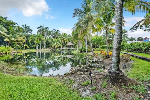 House in Southwest Ranches, Florida 7 bedrooms, 465.16 sq.m. № 1848801 - photo 17