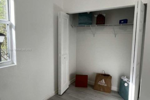 Touwnhouse à louer à Homestead, Floride: 4 chambres, 160.54 m2 № 1985742 - photo 30