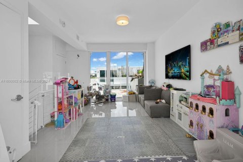 Купить таунхаус в Бей-Харбор-Айлендс, Флорида 4 спальни, 234.02м2, № 2037204 - фото 14