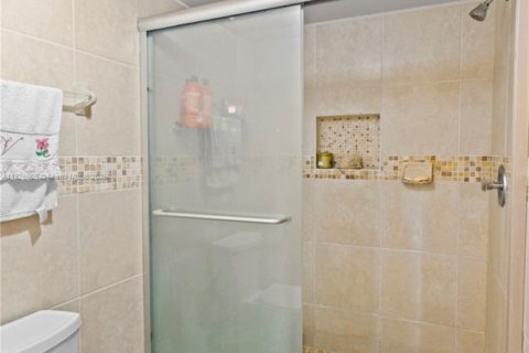 Condo in Deerfield Beach, Florida, 2 bedrooms  № 1804324 - photo 20