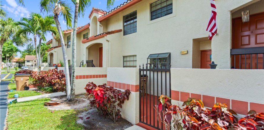 Condo in Deerfield Beach, Florida, 2 bedrooms № 1804324