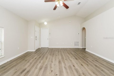 Снять в аренду виллу или дом в Раскин, Флорида 3 спальни, 121.89м2, № 1918137 - фото 3