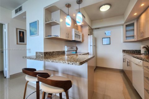 Снять в аренду кондоминиум в Холливуд, Флорида 1 спальня, 72.46м2, № 2039094 - фото 7