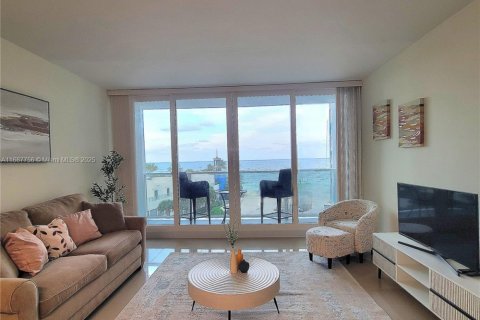 Снять в аренду кондоминиум в Холливуд, Флорида 1 спальня, 72.46м2, № 2039094 - фото 3