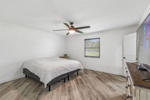 House in Spring Hill, Florida 4 bedrooms, 248.98 sq.m. № 2393507 - photo 19