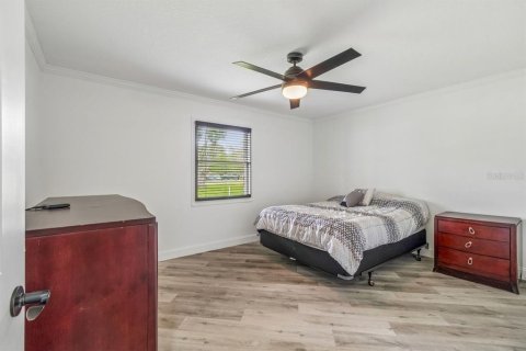 House in Spring Hill, Florida 4 bedrooms, 248.98 sq.m. № 2393507 - photo 24