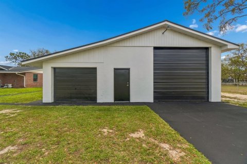 House in Spring Hill, Florida 4 bedrooms, 248.98 sq.m. № 2393507 - photo 3