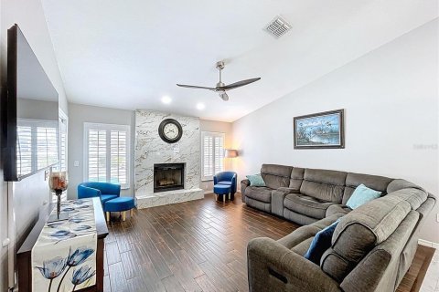 House in New Port Richey, Florida 4 bedrooms, 265.7 sq.m. № 1782533 - photo 19