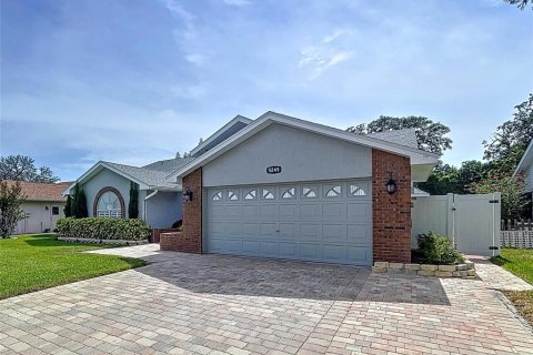 House in New Port Richey, Florida 4 bedrooms, 265.7 sq.m. № 1782533 - photo 6