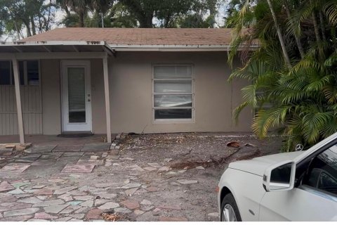 House in Fort Lauderdale, Florida 2 bedrooms, 110.93 sq.m. № 2083490 - photo 9
