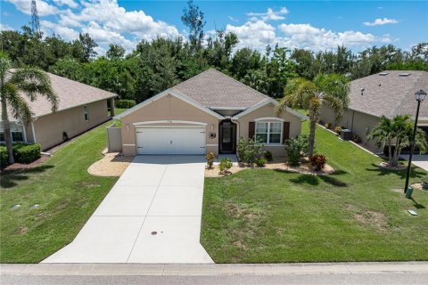 House in Punta Gorda, Florida 4 bedrooms, 171.5 sq.m. № 1884082 - photo 2