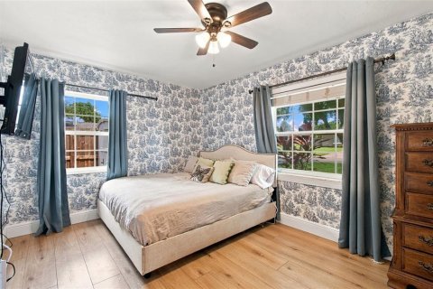 House in Tampa, Florida 2 bedrooms, 100.52 sq.m. № 2406254 - photo 26