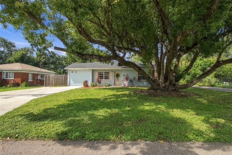 House in Tampa, Florida 2 bedrooms, 100.52 sq.m. № 2406254 - photo 5