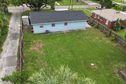 House in Tampa, Florida 2 bedrooms, 100.52 sq.m. № 2406254 - photo 4