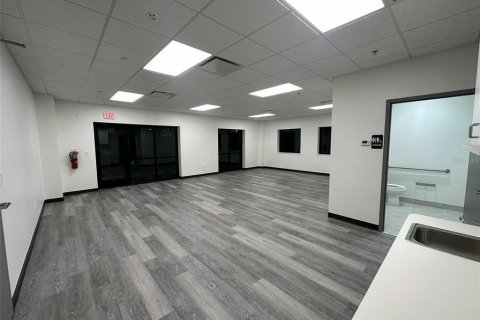 Immobilier commercial à louer à Ocala, Floride: 4459.31 m2 № 1278942 - photo 6