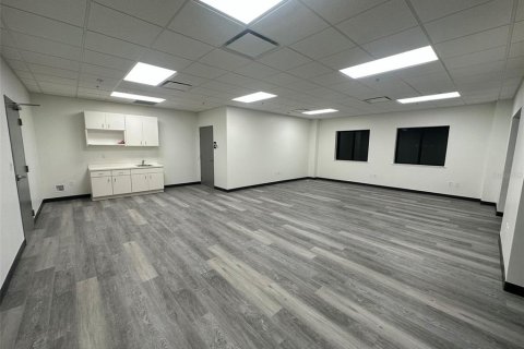 Immobilier commercial à louer à Ocala, Floride: 4459.31 m2 № 1278942 - photo 7