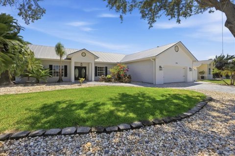 Villa ou maison à Port Charlotte, Floride 3 chambres, 186.36 m2 № 2416600