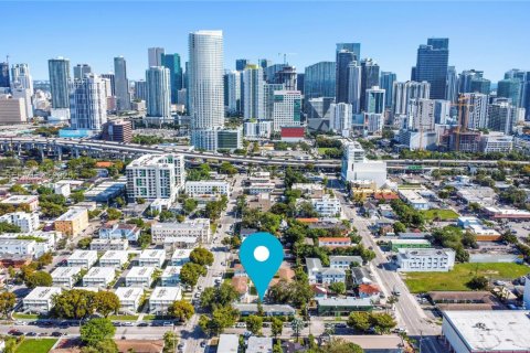 Commercial property in Miami, Florida 231.88 sq.m. № 1988105 - photo 3