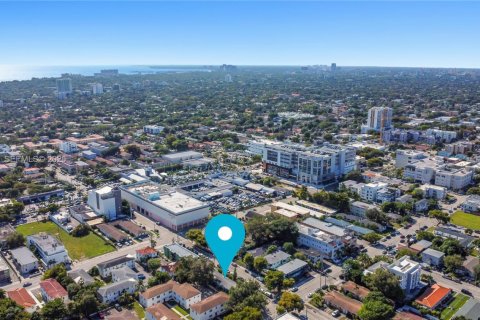 Commercial property in Miami, Florida 231.88 sq.m. № 1988105 - photo 6