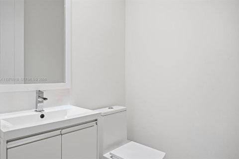 Купить таунхаус в Дорал, Флорида 4 спальни, 249.26м2, № 2045130 - фото 15