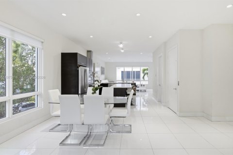 Купить таунхаус в Дорал, Флорида 4 спальни, 249.26м2, № 2045130 - фото 7