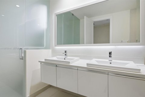 Купить таунхаус в Дорал, Флорида 4 спальни, 249.26м2, № 2045130 - фото 25