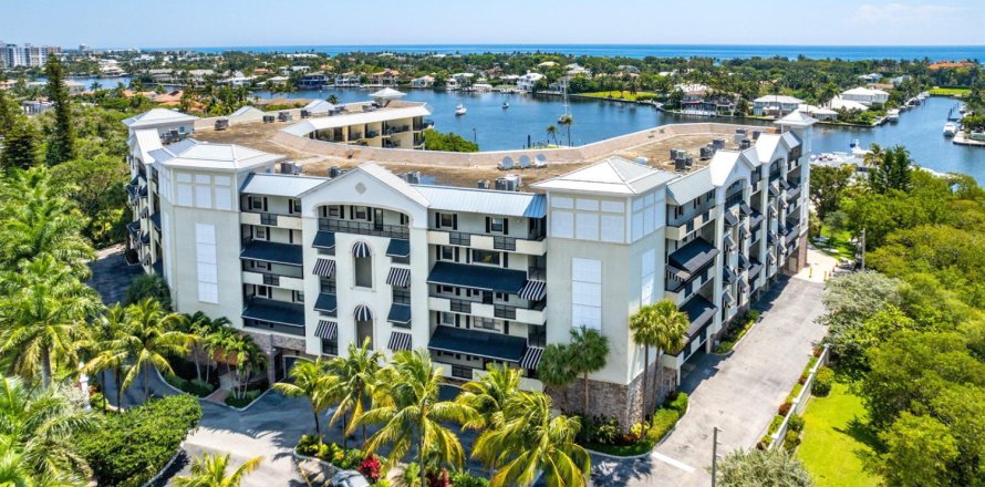 Condo à Delray Beach, Floride, 3 chambres  № 2146600